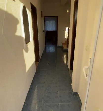 Apartman Raza Lägenhet