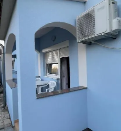 Apartman Raza Lägenhet