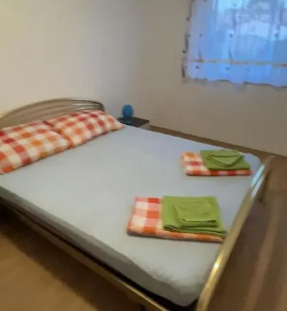 Apartman Raza Lägenhet