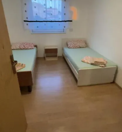 Apartman Raza *
